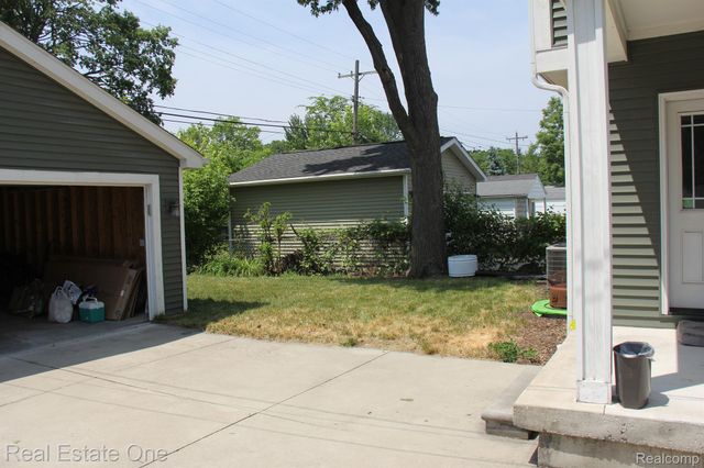 1500 MCLEAN Avenue, Royal Oak, MI 48067