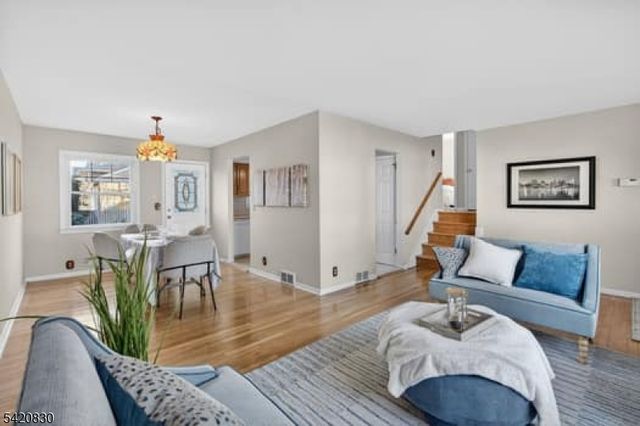 53 Patricia Pl, Clifton City, NJ 07012