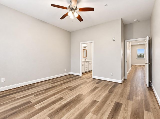 504 Nursery Road 3202, The Woodlands, TX 77380