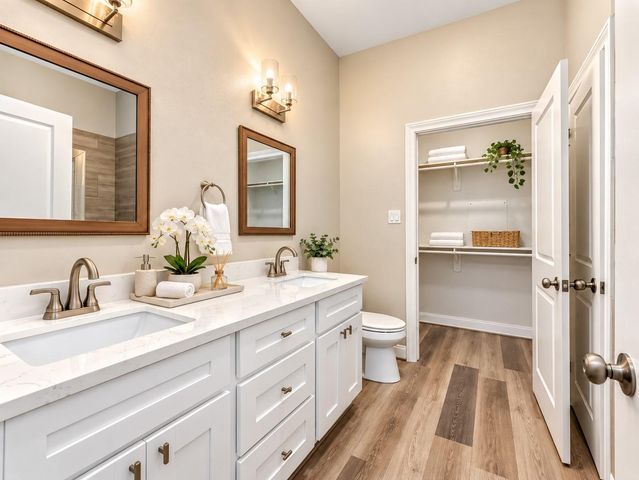 504 Nursery Road 3202, The Woodlands, TX 77380