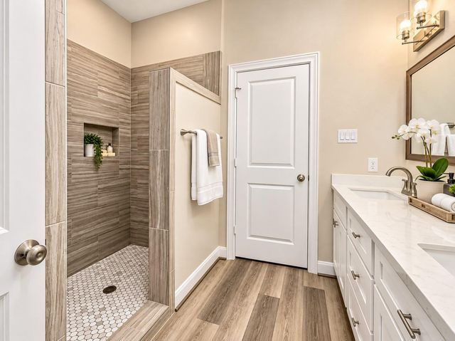 504 Nursery Road 3202, The Woodlands, TX 77380