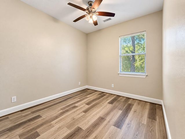 504 Nursery Road 3202, The Woodlands, TX 77380