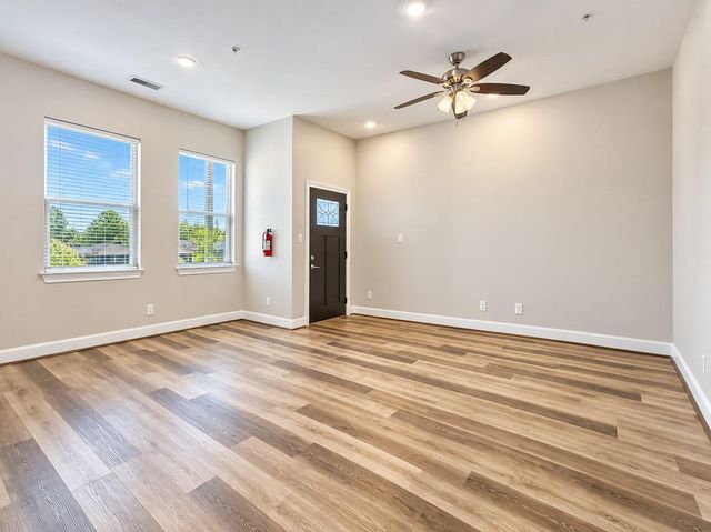 504 Nursery Road 3202, The Woodlands, TX 77380
