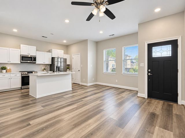 504 Nursery Road 3202, The Woodlands, TX 77380