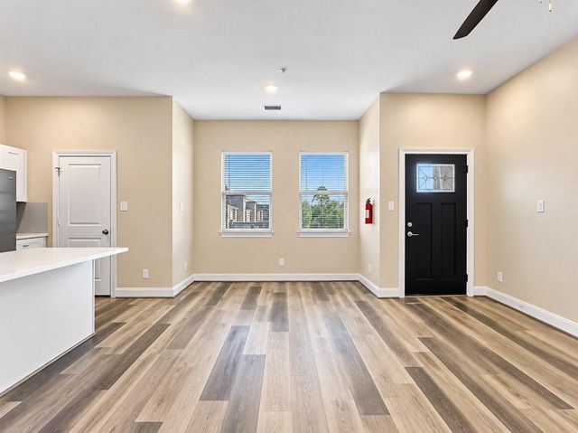 504 Nursery Road 3202, The Woodlands, TX 77380