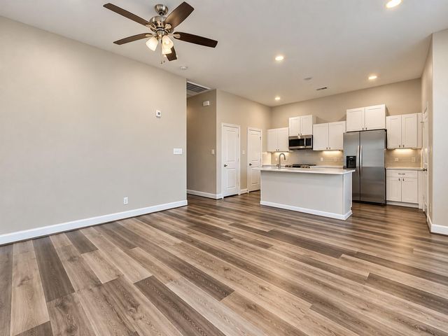 504 Nursery Road 3202, The Woodlands, TX 77380