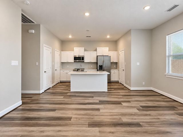 504 Nursery Road 3202, The Woodlands, TX 77380