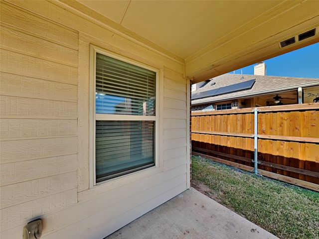 496 Oak Hills Lane, Fate, TX 75189