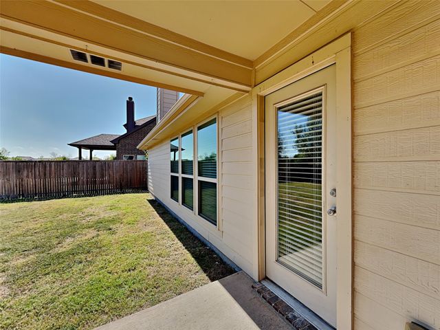 496 Oak Hills Lane, Fate, TX 75189