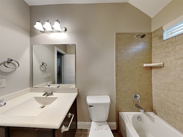 496 Oak Hills Lane, Fate, TX 75189