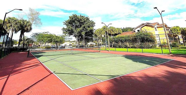 8851 Wiles Rd 204, Coral Springs, FL 33067