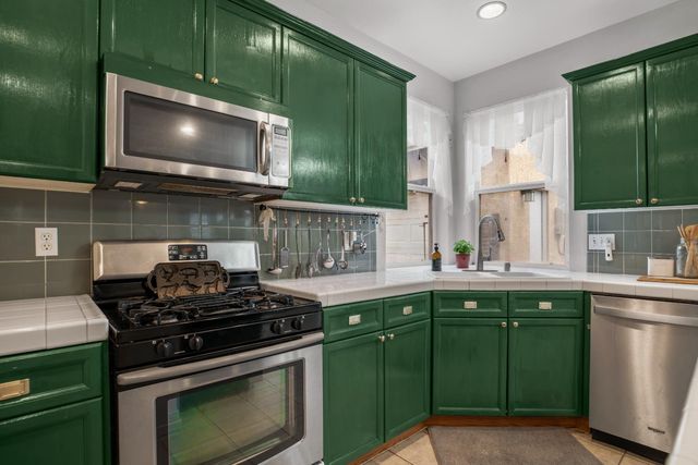 323 Nutcrest Ct, Oakdale, CA 95361