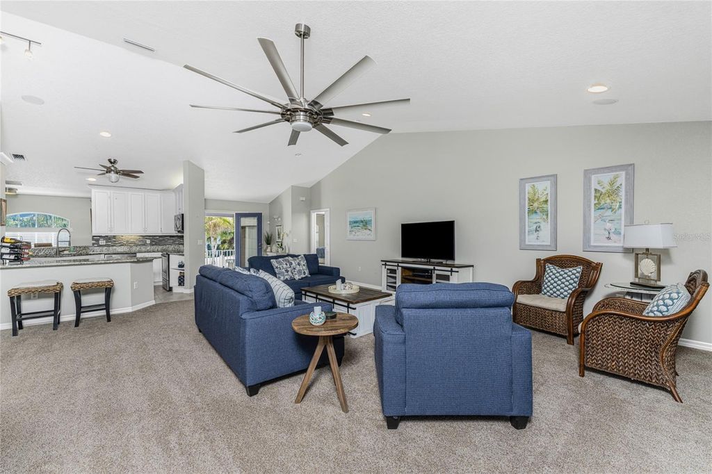 Image 19 of property listing at 2845 N BEACH ROAD, Englewood, FL 34223