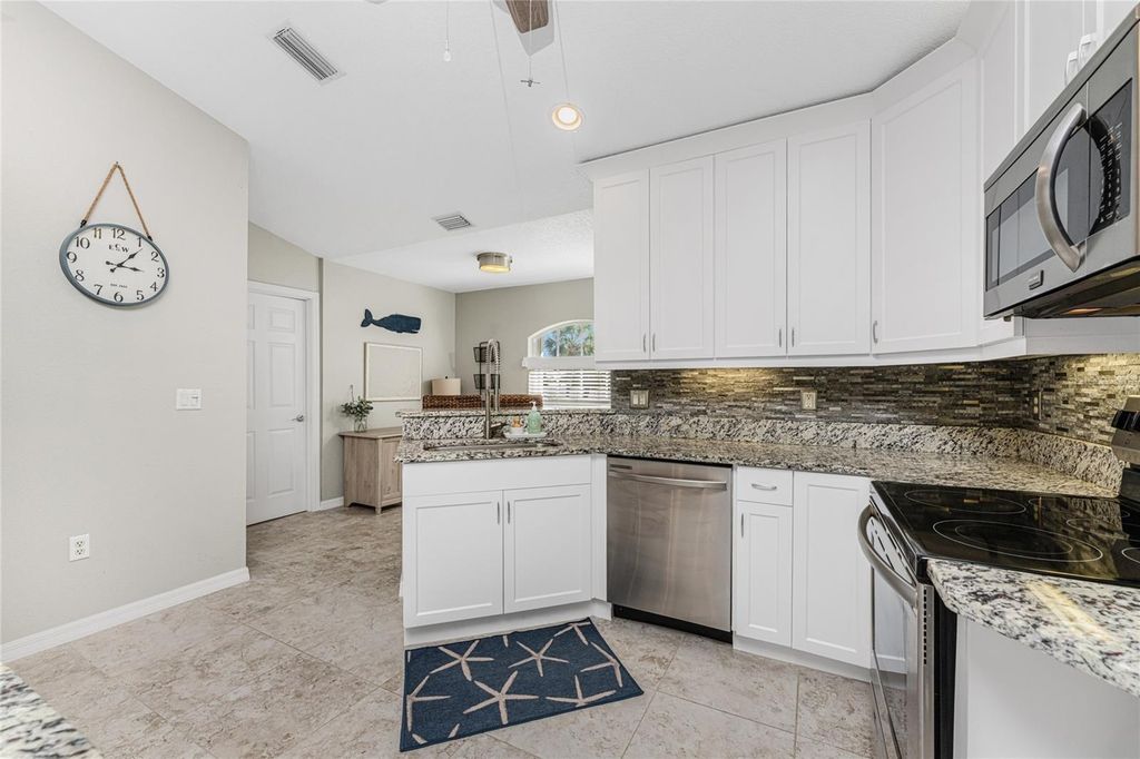 Image 5 of property listing at 2845 N BEACH ROAD, Englewood, FL 34223