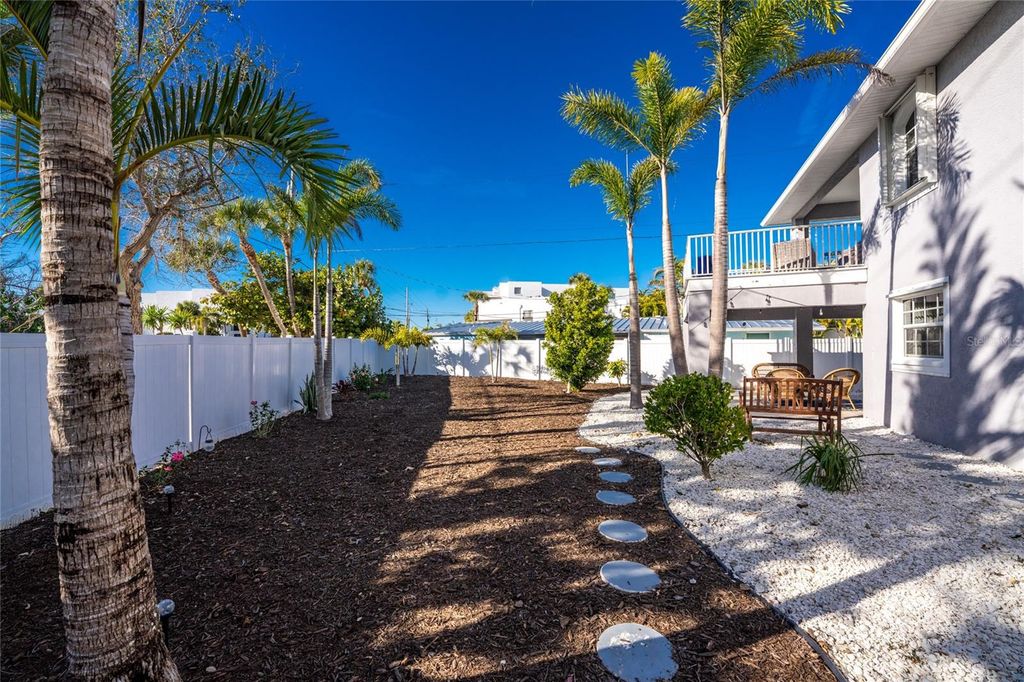 Image 61 of property listing at 2845 N BEACH ROAD, Englewood, FL 34223