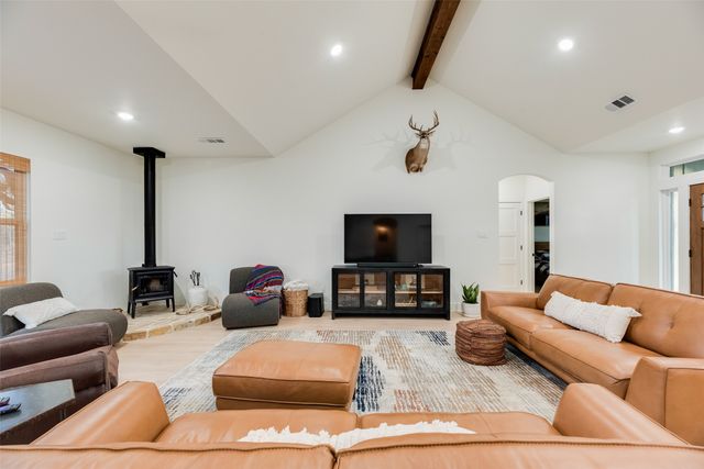 900 Vz County Road 3609, Edgewood, TX 75117