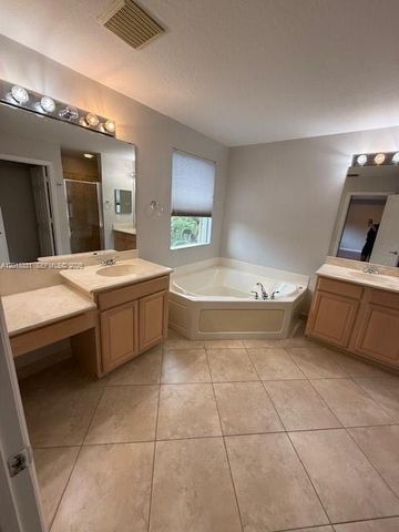 4160 Cascade Ter, Weston, FL 33332