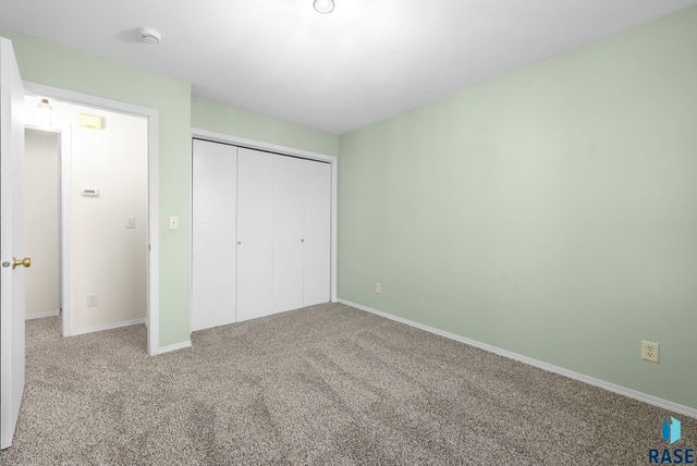 5704 S Southwind Ave Avenue, Sioux Falls, SD 57106