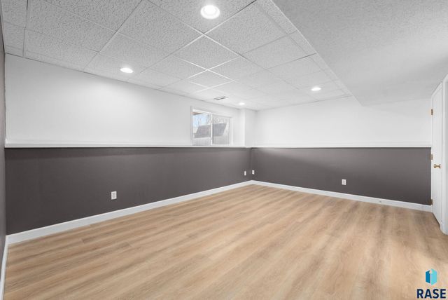 5704 S Southwind Ave Avenue, Sioux Falls, SD 57106