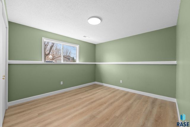 5704 S Southwind Ave Avenue, Sioux Falls, SD 57106