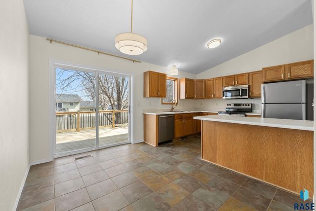 5704 S Southwind Ave Avenue, Sioux Falls, SD 57106