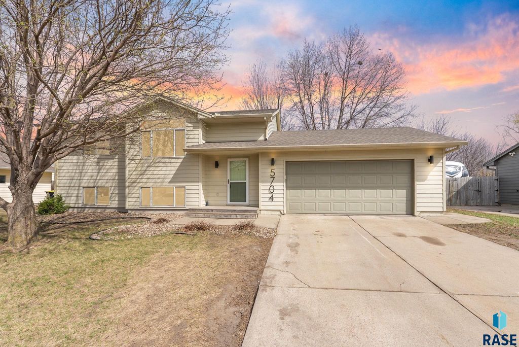 5704 S Southwind Ave Avenue, Sioux Falls, SD 57106