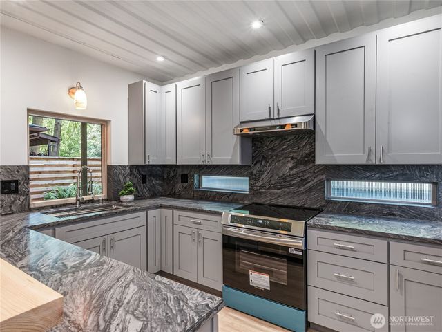 1152 49th Street, Port Townsend, WA 98368