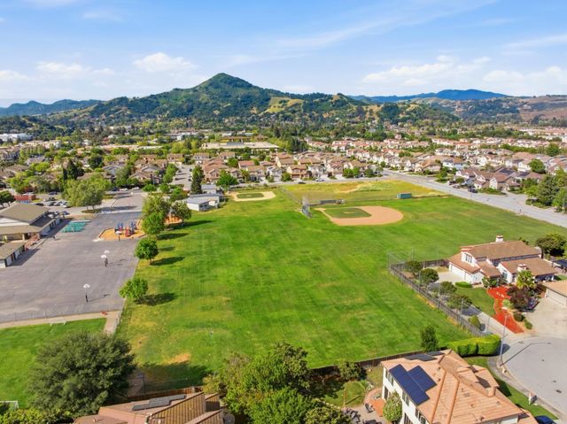 517 Calle Florencia, Morgan Hill, CA 95037