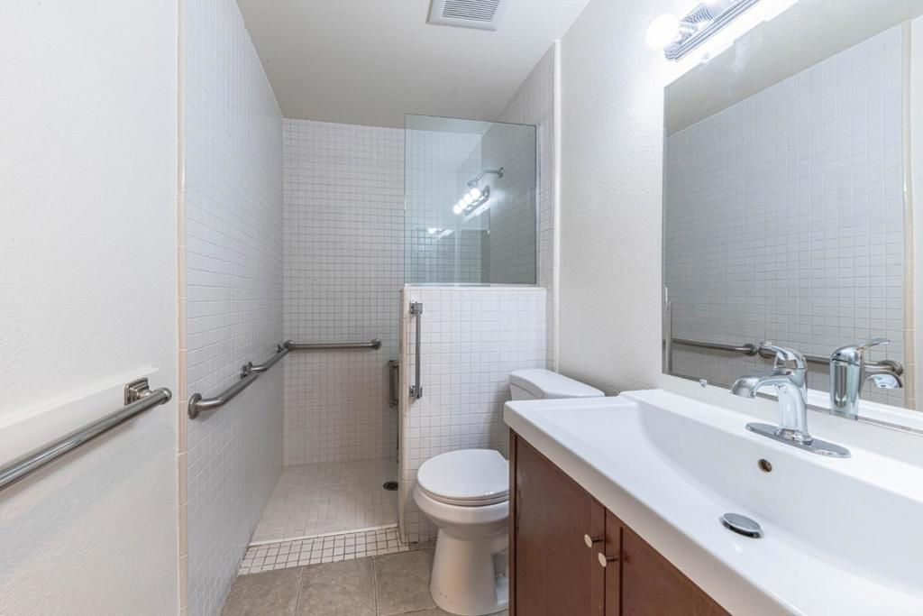 Image 17 of property listing at 820 Casanova Avenue 108, Monterey, CA 93940