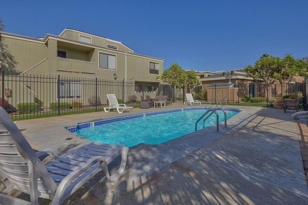 Image 20 of property listing at 820 Casanova Avenue 108, Monterey, CA 93940