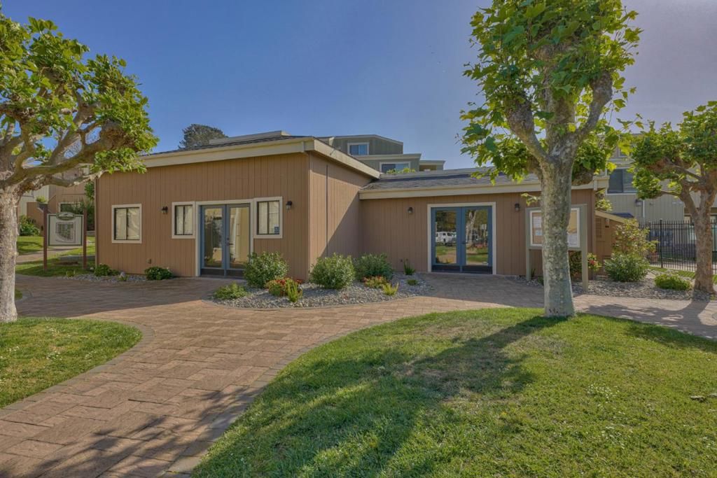 Image 22 of property listing at 820 Casanova Avenue 108, Monterey, CA 93940