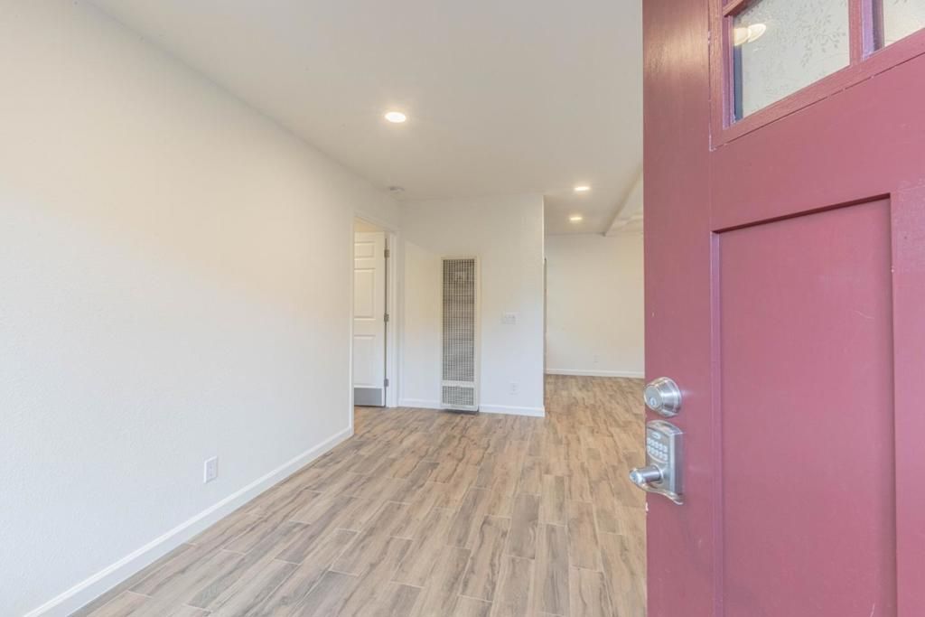 Image 4 of property listing at 820 Casanova Avenue 108, Monterey, CA 93940