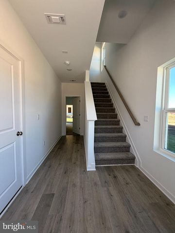 49 BASSWOOD, Berlin, NJ 08009