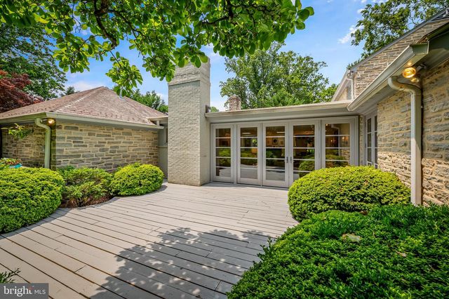 6 MEADOW RD, Baltimore, MD 21212