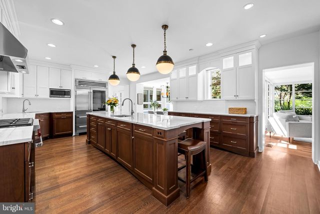 6 MEADOW RD, Baltimore, MD 21212