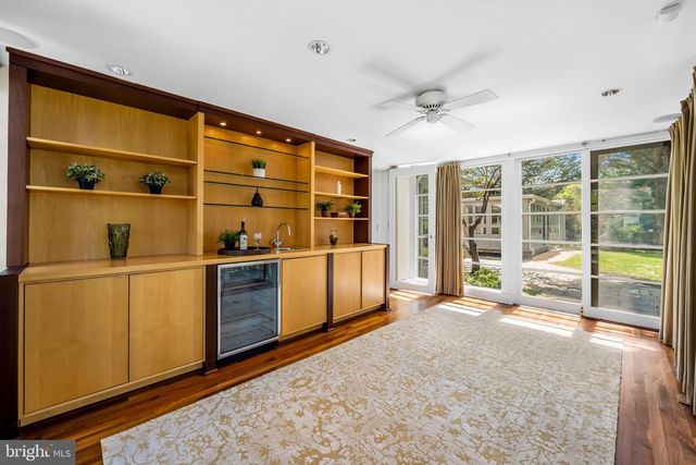 6 MEADOW RD, Baltimore, MD 21212