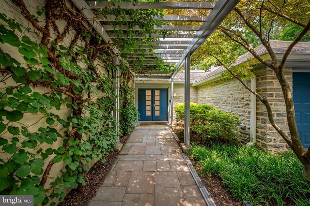 6 MEADOW RD, Baltimore, MD 21212