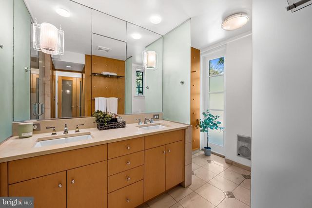 6 MEADOW RD, Baltimore, MD 21212