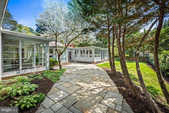 6 MEADOW RD, Baltimore, MD 21212