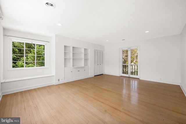 6 MEADOW RD, Baltimore, MD 21212