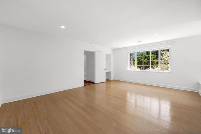 6 MEADOW RD, Baltimore, MD 21212