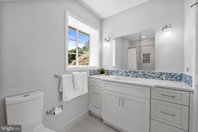 6 MEADOW RD, Baltimore, MD 21212