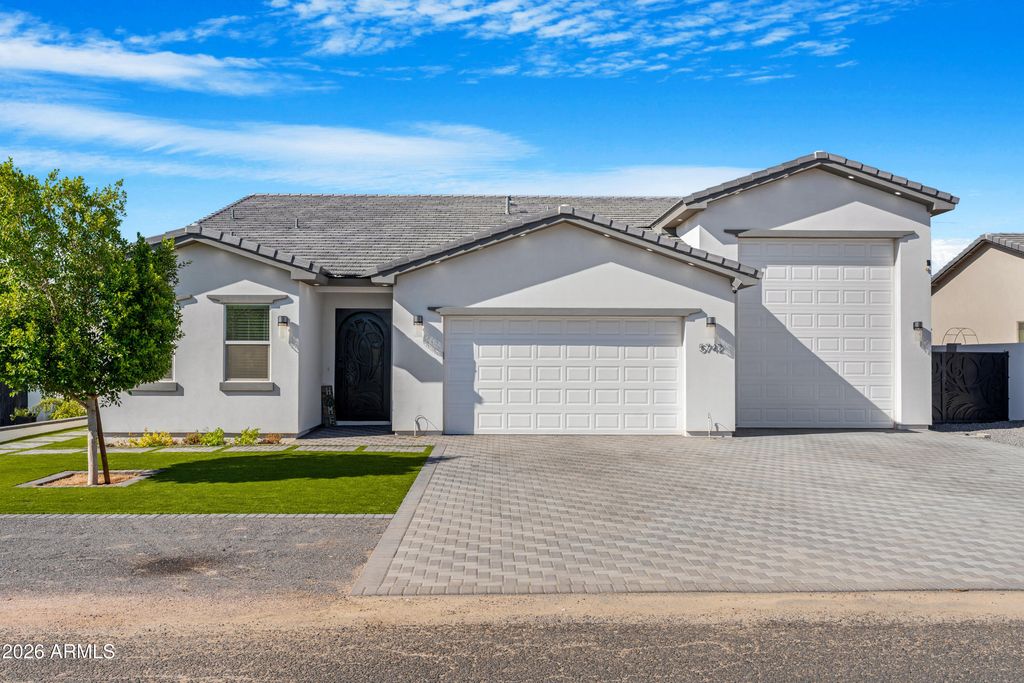 5742 E RED BIRD Lane E, San Tan Valley, AZ 85140 — photo 2