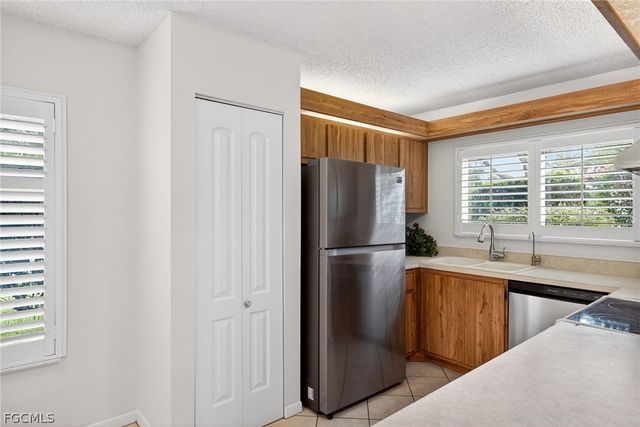 1414 Park Shore CIR 2, Fort Myers, FL 33901