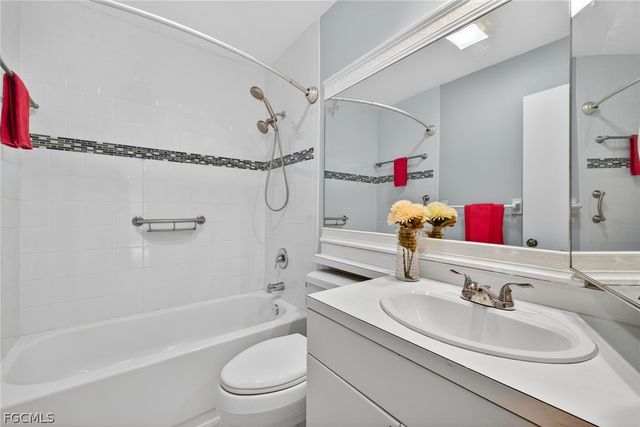 1414 Park Shore CIR 2, Fort Myers, FL 33901