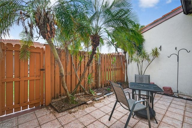1414 Park Shore CIR 2, Fort Myers, FL 33901