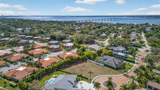 1414 Park Shore CIR 2, Fort Myers, FL 33901