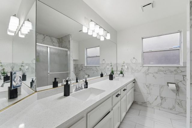 2612 Snyder Ave, Modesto, CA 95356