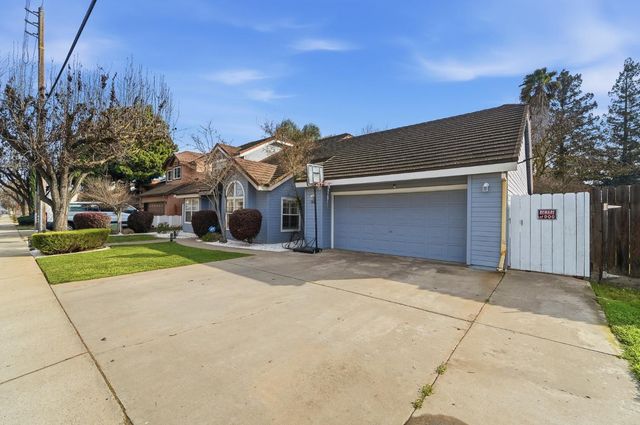 2612 Snyder Ave, Modesto, CA 95356