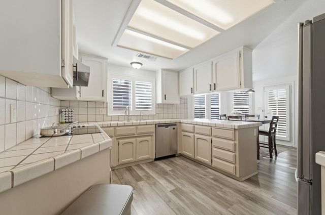 2612 Snyder Ave, Modesto, CA 95356